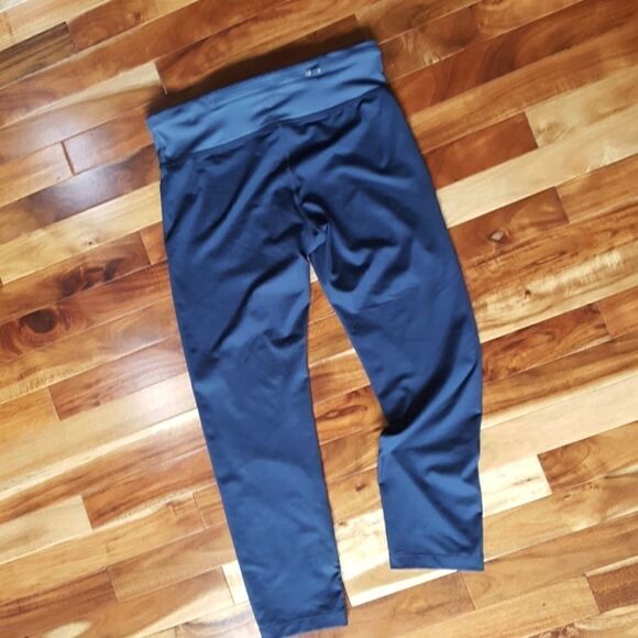 Nike | Athletic Capris  - Picture 4 of 7